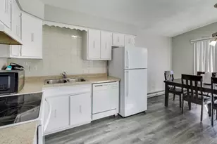 627 Chardonnay Ln, Crystal Lake, IL 60014 - Photo 7