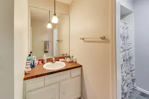 627 Chardonnay Ln, Crystal Lake, IL 60014 - Photo 9