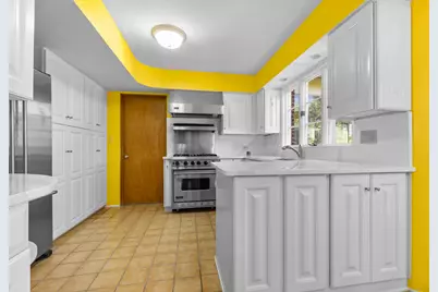 2020 Glenview Road, Rockford, IL 61107 - Photo 9