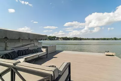 19330 W Lake View Avenue, Mundelein, IL 60060 - Photo 3