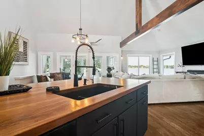 19330 W Lake View Avenue, Mundelein, IL 60060 - Photo 9