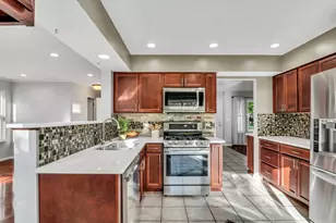 1282 Berkshire Ln, Grayslake, IL 60030 - Photo 7