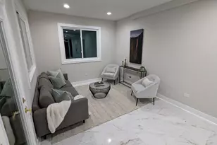 8600 E Prairie Rd, Skokie, IL 60076 - Photo 19