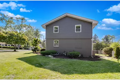 8600 E Prairie Road, Skokie, IL 60076 - Photo 3