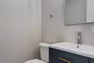 8600 E Prairie Rd, Skokie, IL 60076 - Photo 23