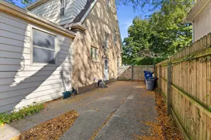 1110 N Ash St, Waukegan, IL 60085 - Photo 21