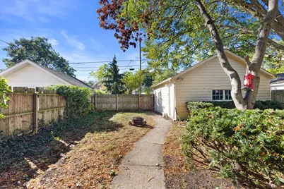 1110 N Ash Street, Waukegan, IL 60085 - Photo 19