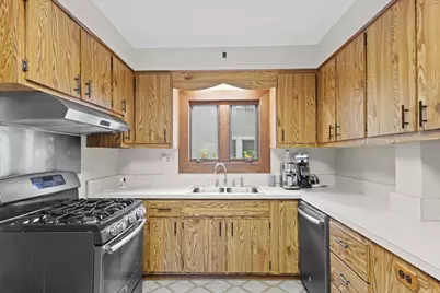 1110 N Ash Street, Waukegan, IL 60085 - Photo 7