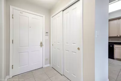 445 Village Green Court #301, Lincolnshire, IL 60069 - Photo 7