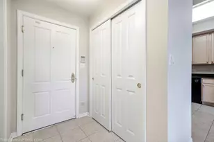 445 Village Green Ct, Lincolnshire, IL 60069 - Photo 7