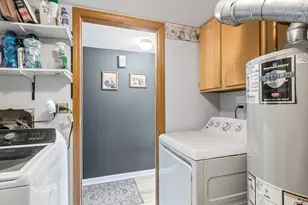 1549 Hollytree Ln, Crystal Lake, IL 60014 - Photo 17