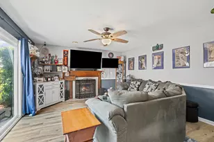 1549 Hollytree Ln, Crystal Lake, IL 60014 - Photo 15