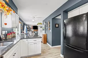 1549 Hollytree Ln, Crystal Lake, IL 60014 - Photo 13