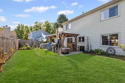 1549 Hollytree Lane, Crystal Lake, IL 60014 - Photo 5