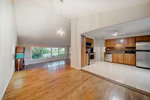 1324 S Main St, Lombard, IL 60148 - Photo 5