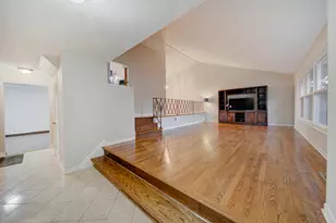 1324 S Main St, Lombard, IL 60148 - Photo 3