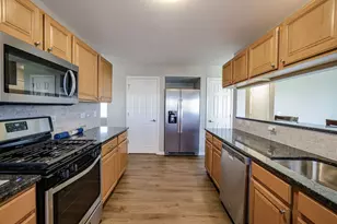 2407 Miriam Ave, Zion, IL 60099 - Photo 9