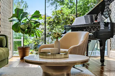 1928 W Wolfram Street, Chicago, IL 60657 - Photo 5