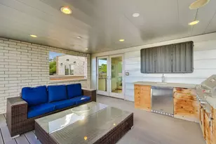 1928 W Wolfram St, Chicago, IL 60657 - Photo 29