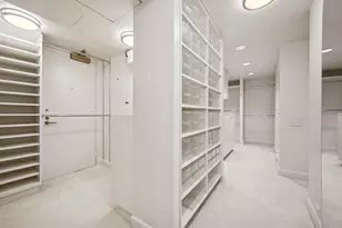 132 E Delaware Pl, Chicago, IL 60611 - Photo 27