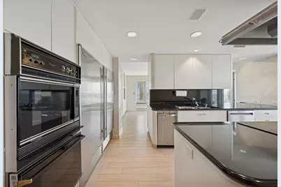 132 E Delaware Place #5201, Chicago, IL 60611 - Photo 11