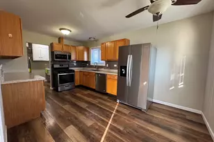 7838 W 73rd Pl, Bridgeview, IL 60455 - Photo 3