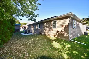 810 Tomahawk Ct, Heyworth, IL 61745 - Photo 21