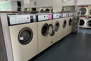 8523 S 88th Ave, Justice, IL 60458 - Photo 3