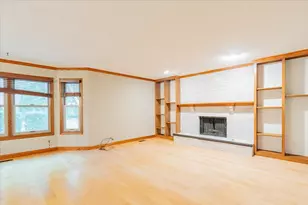 10 Inverness Dr, Bloomington, IL 61701 - Photo 17