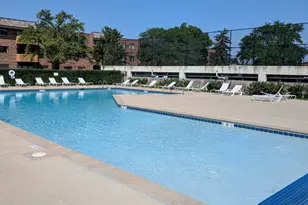 3110 Pheasant Creek Dr, Northbrook, IL 60062 - Photo 3