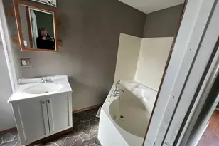 1002 N Roosevelt Ave, Bloomington, IL 61701 - Photo 17