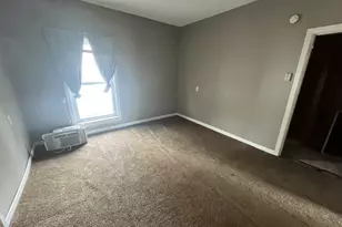 1002 N Roosevelt Ave, Bloomington, IL 61701 - Photo 15