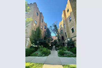 1214 W Jarvis Avenue #1N, Chicago, IL 60626 - Photo 1