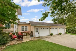 37857 E 100 North Rd, Bellflower, IL 62174 - Photo 35