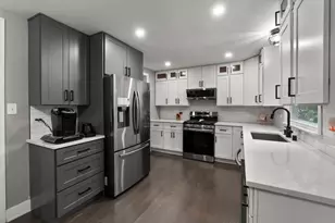 17803 Dogwood Ln, Hazel Crest, IL 60429 - Photo 3