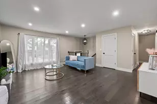 17803 Dogwood Ln, Hazel Crest, IL 60429 - Photo 9