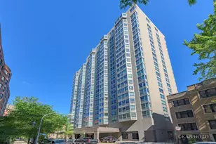 720 W Gordon Terrace, Chicago, IL 60613 - Photo 1