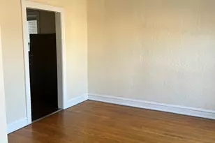 5427 W Montrose Ave, Chicago, IL 60641 - Photo 9