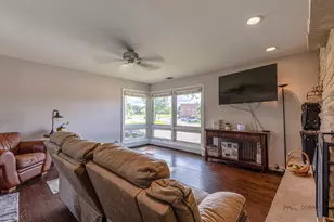 571 Nash Rd, Crystal Lake, IL 60014 - Photo 7