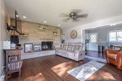 571 Nash Road, Crystal Lake, IL 60014 - Photo 9