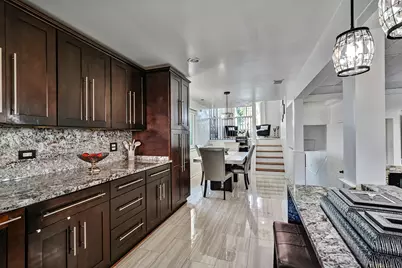 7702 W 66th Street, Bedford Park, IL 60501 - Photo 11