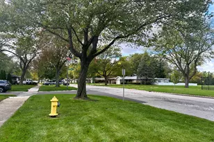 433 Lakewood Blvd, Park Forest, IL 60466 - Photo 5