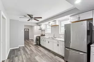 9720 S Exchange Ave, Chicago, IL 60617 - Photo 3