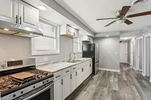 9720 S Exchange Ave, Chicago, IL 60617 - Photo 5