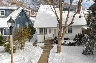 3107 S Wenonah Ave, Berwyn, IL 60402 - Photo 1