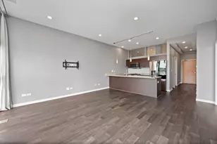 1550 W Cornelia Ave, Chicago, IL 60657 - Photo 9