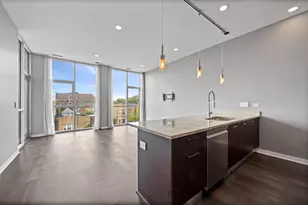 1550 W Cornelia Ave, Chicago, IL 60657 - Photo 13