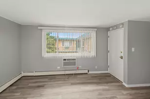 3007 W 87th St, Evergreen Park, IL 60805 - Photo 3