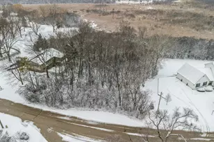 24334 N Grandview Dr, Lake Barrington, IL 60010 - Photo 1