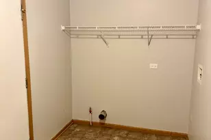 6216 Pond View Dr, Matteson, IL 60443 - Photo 11